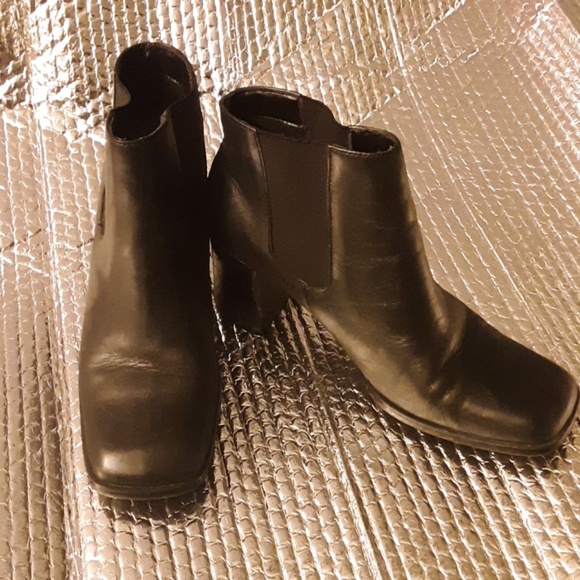 White mountain low heeled black boots - Picture 2 of 4